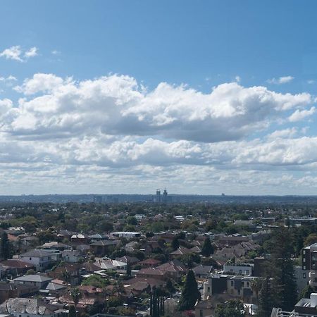 Burwood 1Bedroom Apartment Next To Station シドニー エクステリア 写真